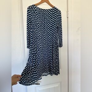 NWT🌺-Hourglass Lilly 3/4 sleeve midi dress w/ pockets